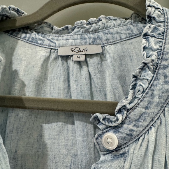 RAILS Ruthie faded indigo top! Very light denim-like material. - Picture 2 of 3